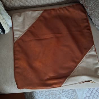 İstikbal Yastık Kılıfı Farklı Renkte Geldi