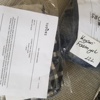 Tudors Gömlekleri Çekme Yapıyor