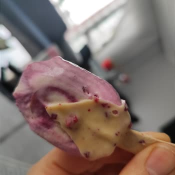 Magnum Mini Dondurmadan Kıl Çıktı