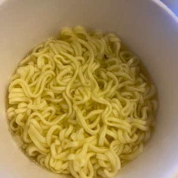 İndomie Noodle Sinek Çıktı