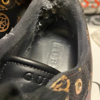 Guess Den Aldığım Ürünün Yırtıldı