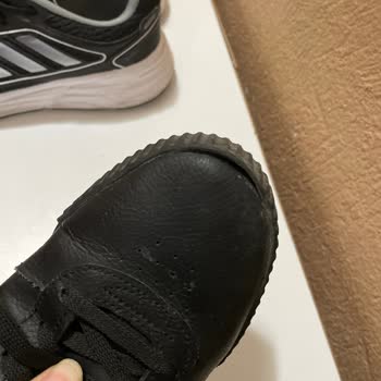 Puma Ayakkabımın Önü Açıldı