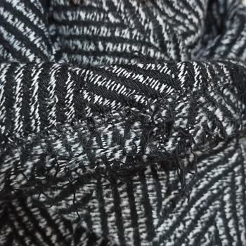 Mihrabaya Birkaç Defa Giydiğim Kabanımdan İpler Söküldü