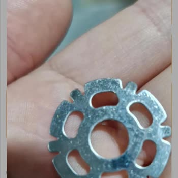 Arzum Saç Şekillendiricinin İçinden Düşen Parçası