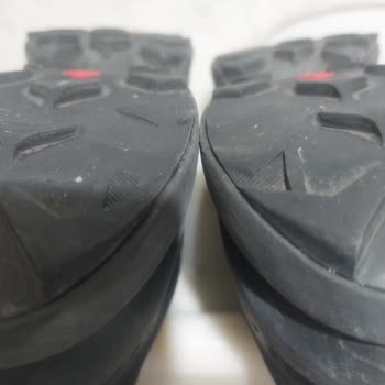 Salomon Ayakkabı 7 Ayda Dağıldı