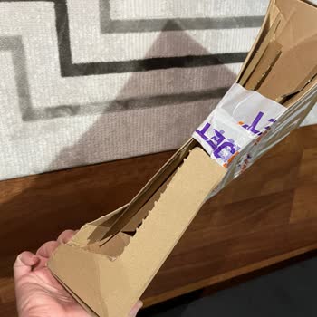 hepsiJET Meraklı Kuryelerin Paketleri Açması