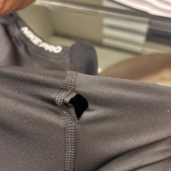 Dikiş Hatalı Nike Pro Dri-fit T-shirtün Değiştirilmemesi