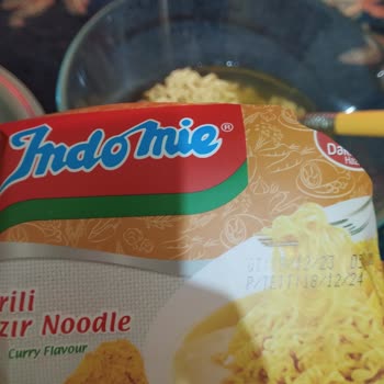 İndomie Noodle İçinden Sinek Çıktı