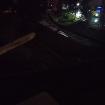 GEDAŞ 8819 Sokağındaki Direk Lambaları Yanmıyor