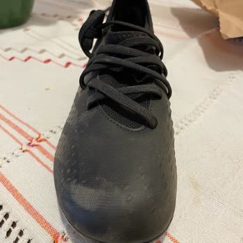 Adidas Predator Farklı Tekler Toz Çizik Yırtık Ve Küf İçinde Yazık.