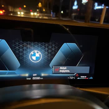 2023 BMW 320 Akü Değiştirin Uyarısı