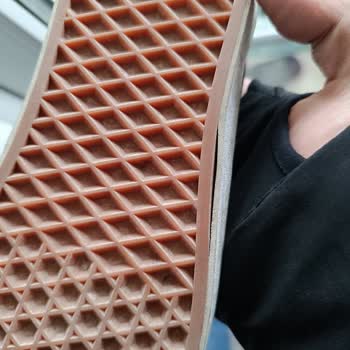 Vans Ayakkabı Vans Sportstyle Firmasi Kullanıcı Hatası Diyerek Urunu Geri Yolladı.