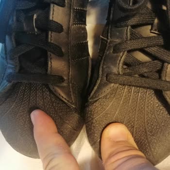 Hilltown AVM / Adidas Superstar /yırtık Ayakkabı / Malzeme Kalitesiz!