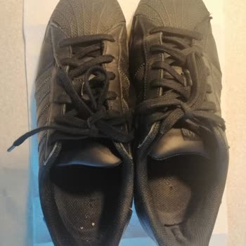 Hilltown AVM / Adidas Superstar /yırtık Ayakkabı / Malzeme Kalitesiz!