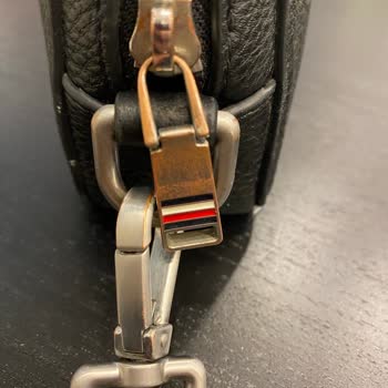 Tommy HİLFİGER'DAN Alınan Çantanın Deforme Olması