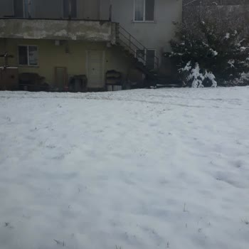 Genç Bebe Yeni Alınan Yatakta Beklenmedik Sorun