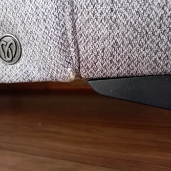 Mondi'den Gelen Yırtık Koltuk