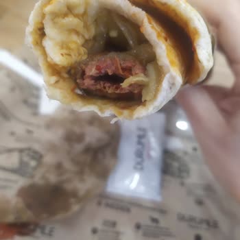Dürümle Eti Çiğ Servis Ediyor Ve Müşteri Talebini Dikkate Almıyor