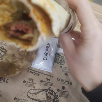 Dürümle Eti Çiğ Servis Ediyor Ve Müşteri Talebini Dikkate Almıyor