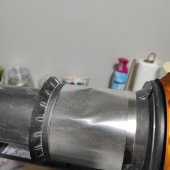 Dyson V15 İçine Göçen İç Hazne Parçası