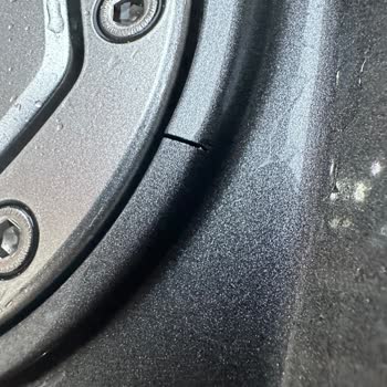 Bajaj Depo Grenajda Çatlak