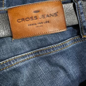 Cross Jeans Pantolonun Rengi Akıyor