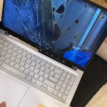 Özdemir AVM De Güvenlikçinin Bilgi Yetersizliğinden Yaşadığım Mağdurlu