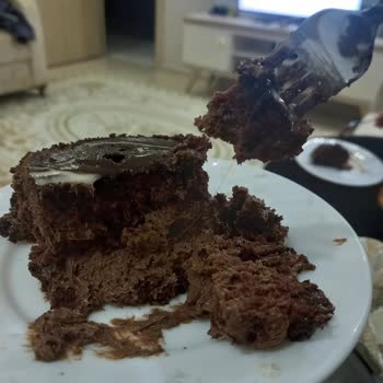 BİM Osmanoğlu Yaş Pasta Bozuk Çıktı