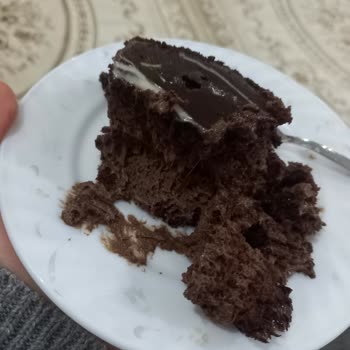 BİM Osmanoğlu Yaş Pasta Bozuk Çıktı