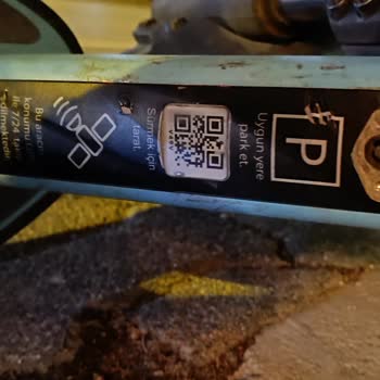 Martı Otopark Girişlerine Bırakılan Scooter'lar