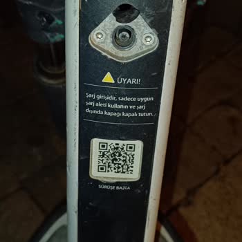 Martı Otopark Girişlerine Bırakılan Scooter'lar