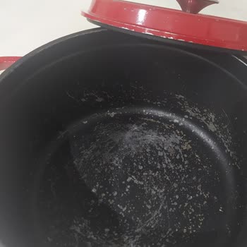 Sinbo Döküm Tencere Soyulması Boya Atıyor