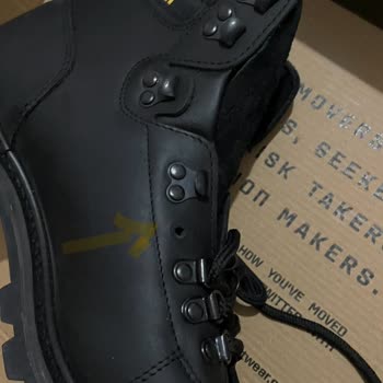 Ayakkabı Dünyası'ndan Gönderilen Ürünlerin Defolu Çıkması