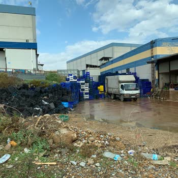 Kibaroğlu Market Depodaki Hijyen Eksiklikleri Ve Çevresel Etkiler