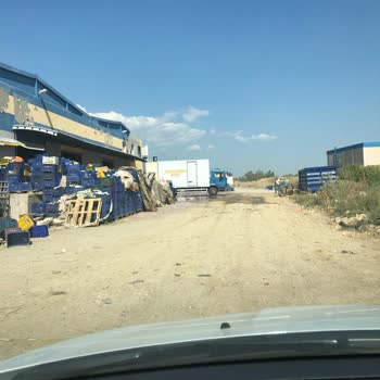 Kibaroğlu Market Depodaki Hijyen Eksiklikleri Ve Çevresel Etkiler