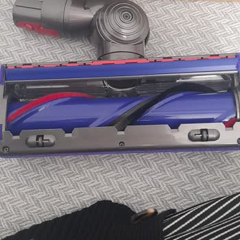 Dyson V15 Farklı Gelen Halı Başlığı