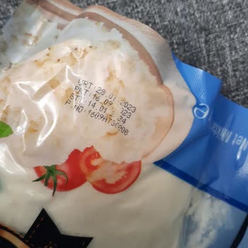 A101 Kapıda Tam 7 Paket Küflü Peynir Gönderdi!