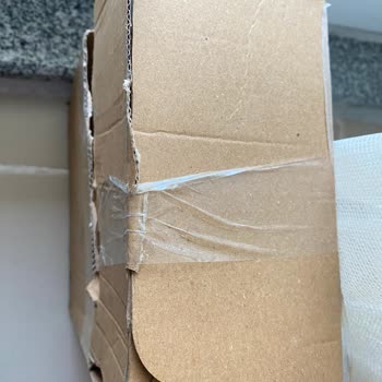 Yurtiçi Kargo'yla Gelen Paket Açılmış Sonradan Bantlanmış?!