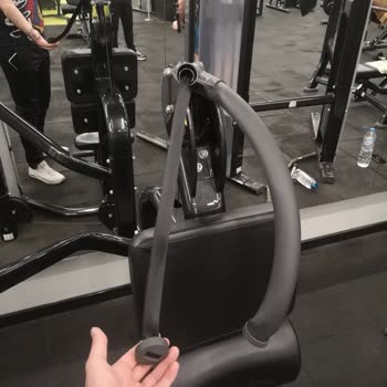 MACFit (İstanbul Avrupa) ArenaPark Macfit Kalabalık Ve Bakımsız