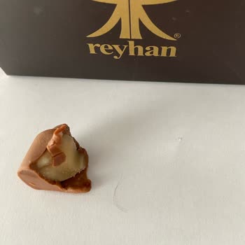 Reyhan Pastanesi Çikolatadan Kil Çıkması