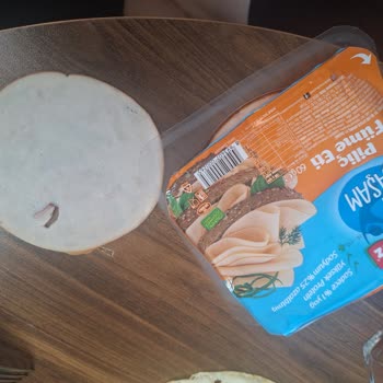 Polonez Piliç Füme Etinden Kemik Çıktı