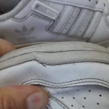 Bursa'da Koray Spor Mağazası Orijinalliği Şüpheli Adidas Marka Ürün Satıyor