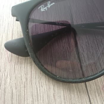 Rayban Gözlüğün Çerçevesinin Soyulması