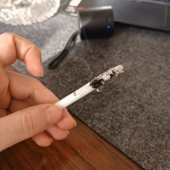 Chesterfield Sigarada Çıkan Çöp Yüzünden Sigarayı Bırakmama Az Kaldı