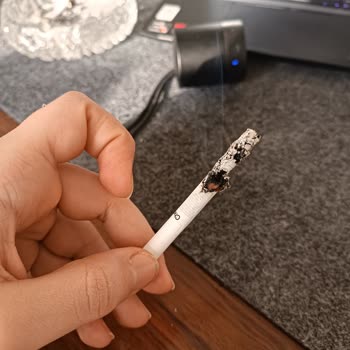 Chesterfield Sigarada Çıkan Çöp Yüzünden Sigarayı Bırakmama Az Kaldı