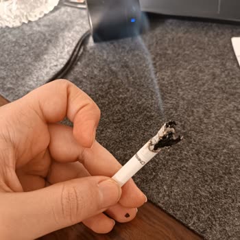 Chesterfield Sigarada Çıkan Çöp Yüzünden Sigarayı Bırakmama Az Kaldı