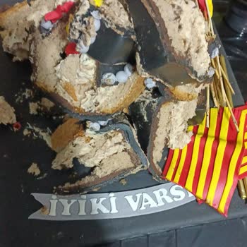 Sevenler Pastanesi Bayat Pasta