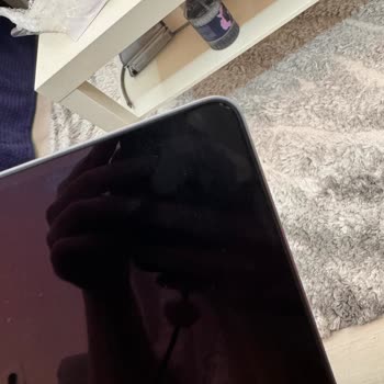 Pozitif Teknoloji Çatlak Ekranlı Ürün Gönderiyor