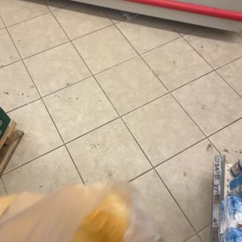 Şok Marketler Çankaya Birlik Mahallesi'ndeki Marketin Hijyen Sorunları