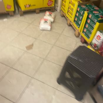 Şok Marketler Çankaya Birlik Mahallesi'ndeki Marketin Hijyen Sorunları